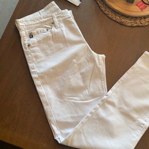 Never worn 31x32 The Graduate Tailored Leg White